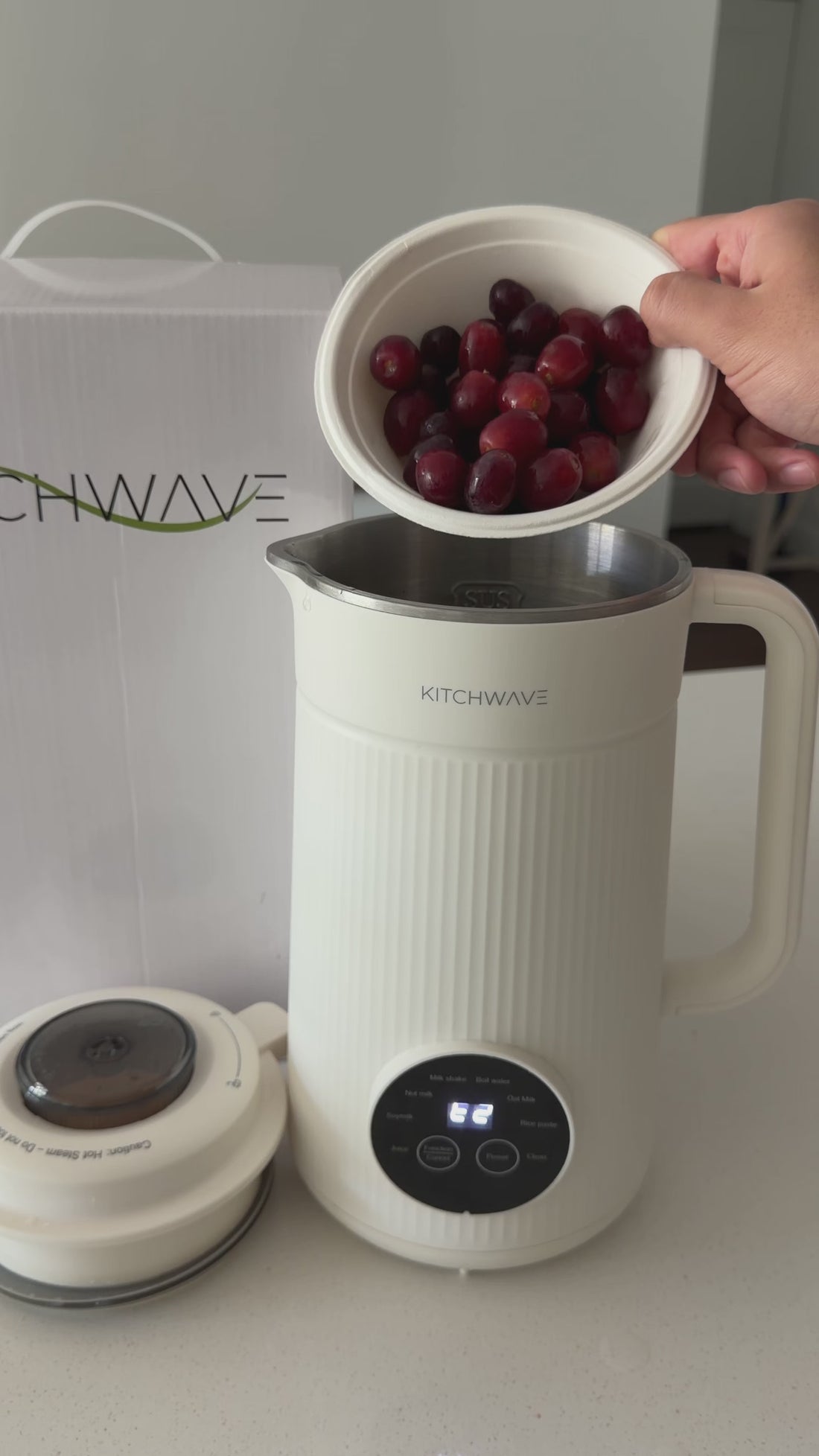8-in-1 Pure Blend Maker Bundle video
